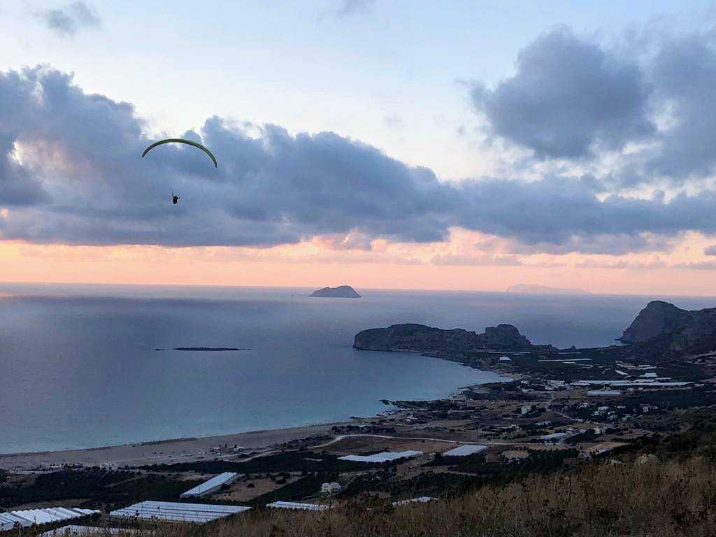 Πτήσεις με αλεξίπτωτο πλαγιάς στην Κρήτη