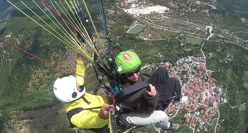 Two-seater paragliding flight from Kaimaktsalan