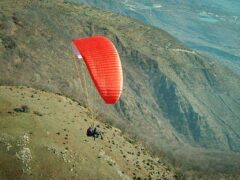 Διθέσια πτήση με αλεξίπτωτο πλαγιάς από το Καϊμακτσαλάν