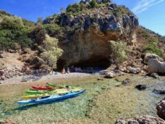 Βόλτα με θαλάσσιο Kayak σε απομακρυσμένα νησιά στο Τολό