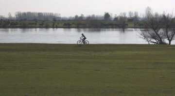 Cycling in Lake Kerkini