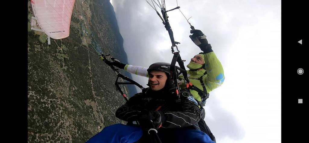 Paragliding flight out of Athens
