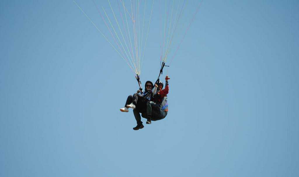 Two-seater paragliding flight in Lake Plastiras