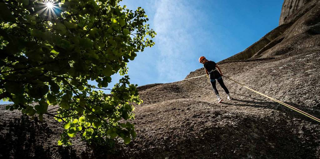 Climbing / Climbing down in Meteora