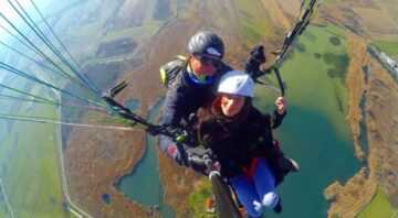 Πτήση tandem paragliding πάνω από τα Ζαγοροχώρια