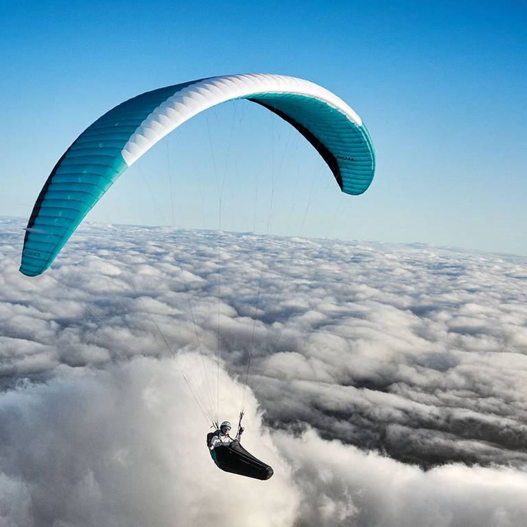 Two-seater paragliding flights near Attica