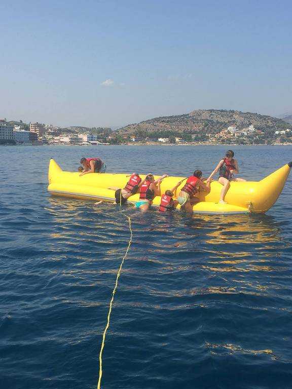 Sea inflatable games in Tolo