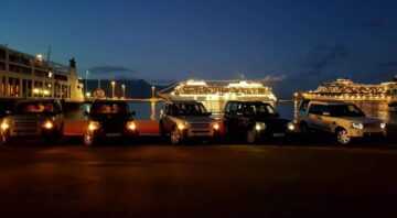 乘坐吉普车游览罗得岛。