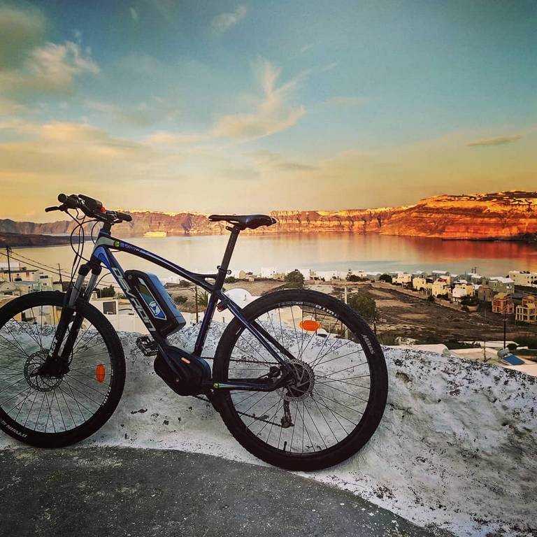 Tour of Santorini by Electric Bike