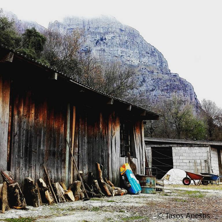 Hiking in the secrets of Zagori