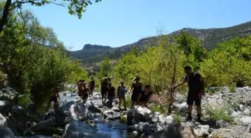 River Trekking & Πεζοπορία στους Καταρράκτες στα Μανίκια Εύβοιας