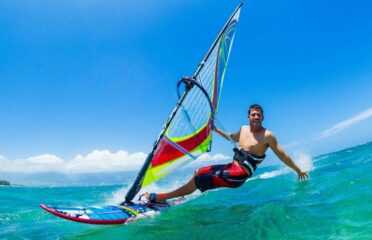 Windsurfing επίδειξη και εξοπλισμός στο Δρέπανο